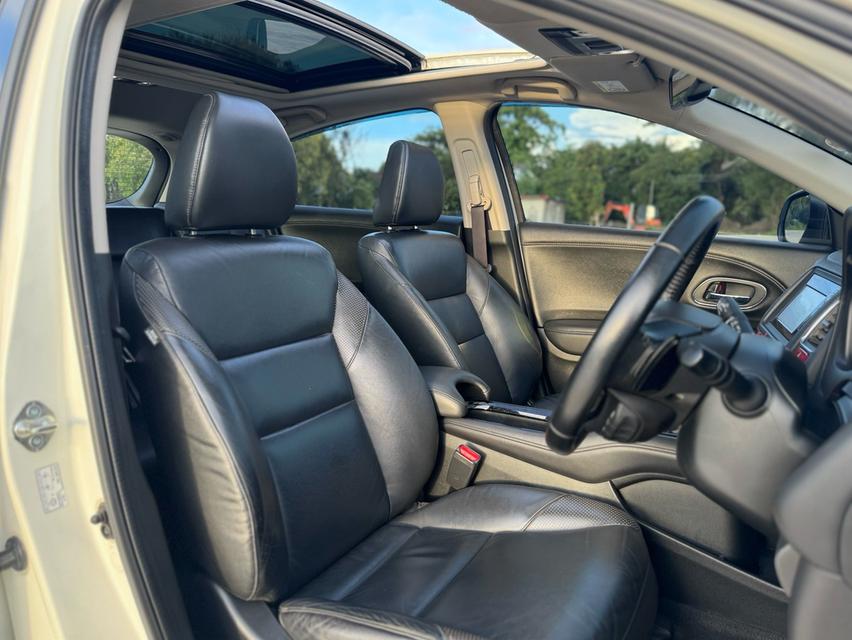 HONDA HRV 1.8 EL SUNROOF ปี 16. สีขาว ออโต้  สวยหรูสปอร์ตน่าขับมากๆ  18
