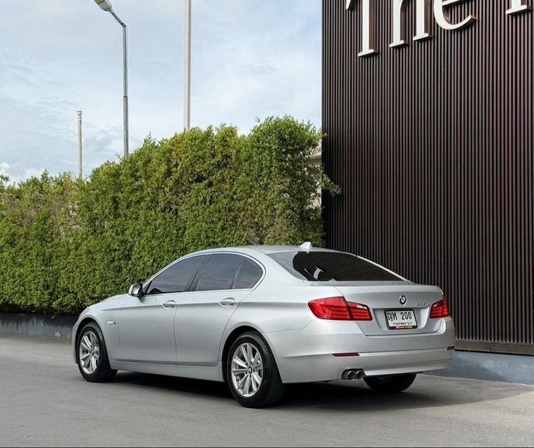 BMW 520D F10 ปี13 ดีเซล 🔥รถมือเดียว สภาพสุดเนี้ยบ เข้าศูนย์ทุกระยะ รูปย่อยที่ 4