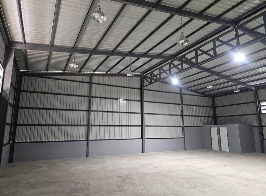 ให้เช่าโกดัง พร้อมสำนักงาน สร้างใหม่ (สร้างใหม่ ) / ซอยรามคำแหง เข้าซอยประมาณ 400 เมตร / ใกล้แยกร่มเกล้า รามคำแหง / พื้นที่ใช้สอย 272 ตารางเมตร 3