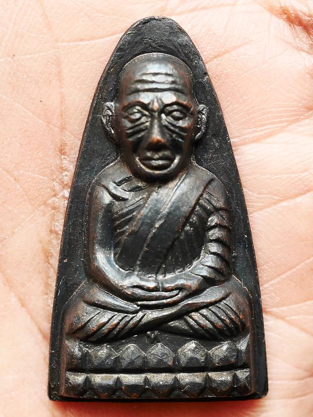 หลวงปู่ทวด เตารีดใหญ่ ตัว ท หลังหนังสือ วัดช้างให้....เก่าๆ 6