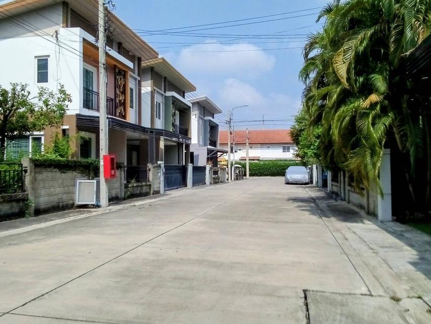 ขายด่วน! บ้านแฝดสไตล์บ้านเดี่ยว ผนังอิสระ โครงการโกลเด้น นีโอ ชัยพฤกษ์ ติดถนนใหญ่ 2