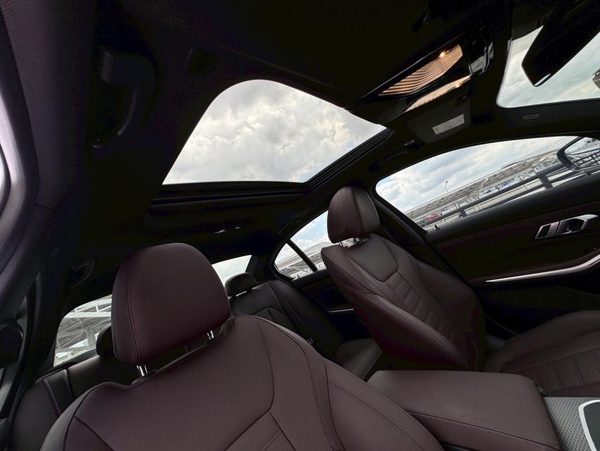 BMW 330e M Sport LCI ปี 2023 ไมล์ 40,xxx km 11