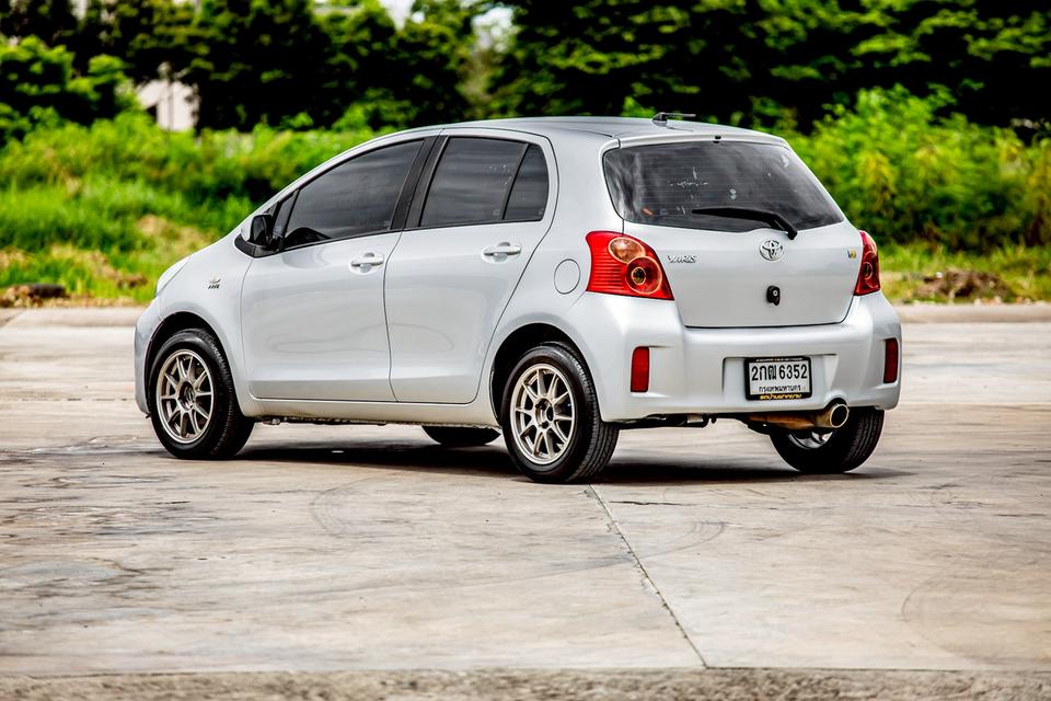 Toyota Yaris 1.5J ปี 2013 เกียร์ออโต้ สีเทา 9