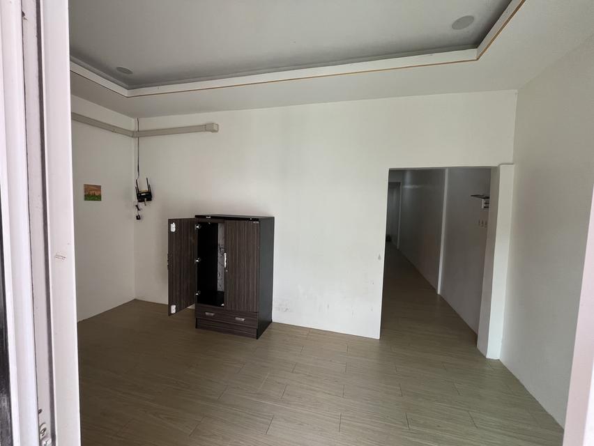 ทาวเฮาส์ชั้นเดียว 3 ห้องนอน 1 ห้องน้ำ 1 ห้องครัว 4