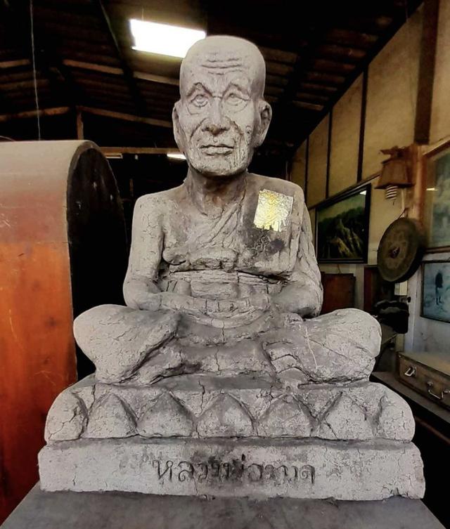 พระบูชาหลวงปู่ทวด องค์ใหญ่ เนื้อว่านสมุนไพร หน้าตัก12นิ้ว วัดเขาอ้อ จังหวัดพัทลุง