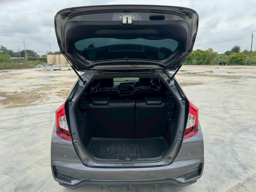 HONDA JAZZ GK 1.5 RS top (MNC) Y2017 สีเทา ออโต้