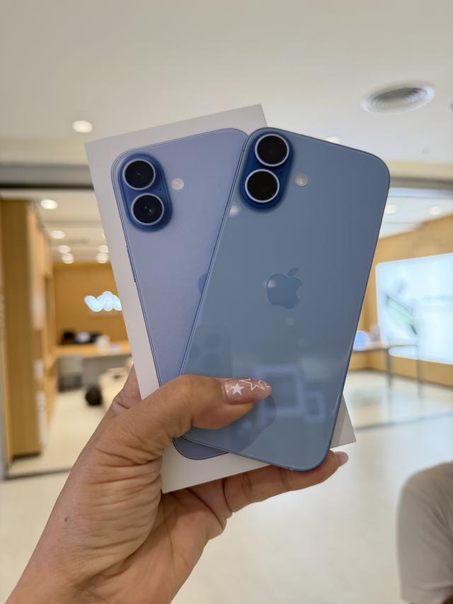 iPhone 17 สีฟ้าสอง 156 ประกันศูนย์ แบต 100 เปอร์เซนต์ ผ่อนได้