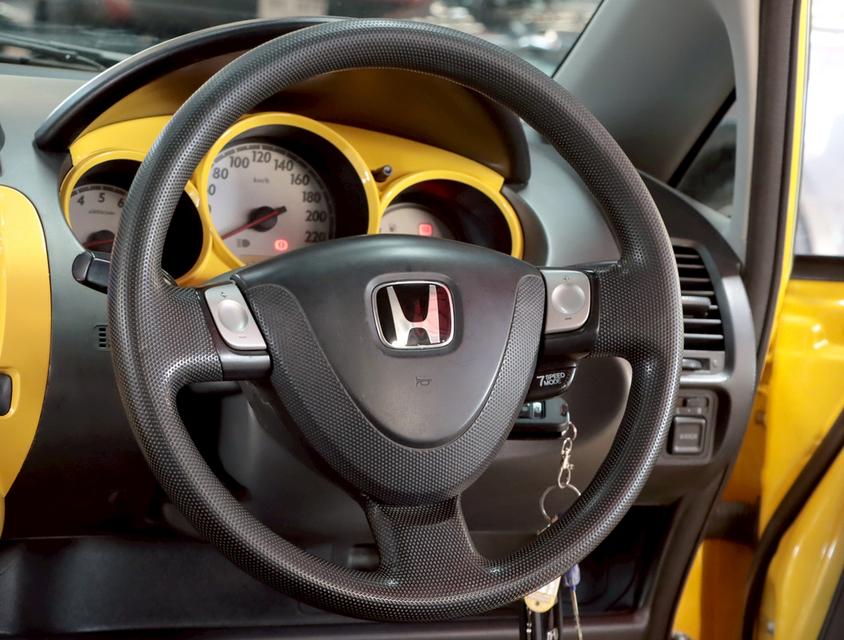 HONDA JAZZ 1.5 ปี 2006 8