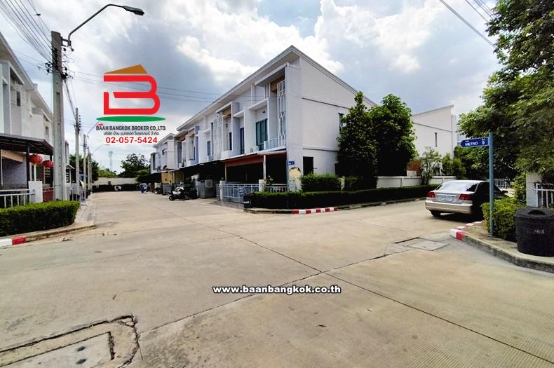 ทาวน์โฮม เนื้อที่ 19.7 ตรว. โครงการ เดอะเมทโทร พระราม9-กรุงเทพกรีฑา เนื้อที่ 19.7 ตรว ซอยราษฎร์พัฒนา 15 แยก 1 แขวงสะพานสูง เขตสะพานสูง กรุงเทพมหานคร 9