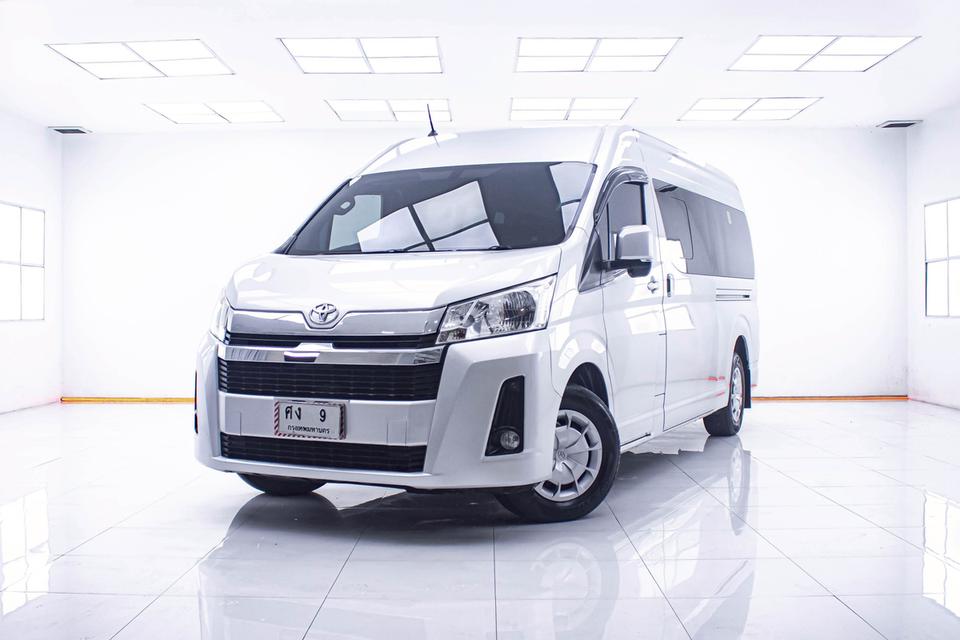 TOYOTA COMMUTER 2.8 2020