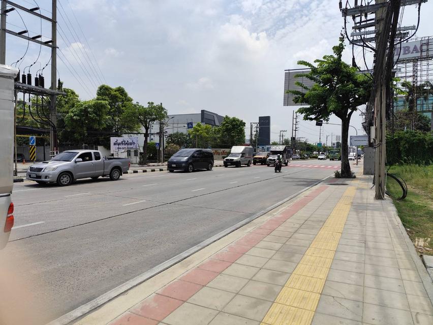 ที่ดินแปลงใหญ่ ติดถนนใหญ่ 13 ไร่กว่า ทำเลทอง ใกล้สนามบิน อ่อนนุช ลาดกระบัง ยกแปลง แปลงใหญ่ 13 ไร่กว่าติดถนนใหญ่ อ่อนนุช ลาดกระบัง 8