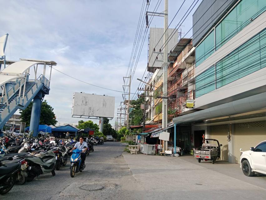 ขายตึกแถว 3ชั้นเล่นระดับมีชั้นลลอยเพิ่ม หน้าสุขุมวิทซอย 1 เมืองชลบุรีพื้นที่ 17.6 ตารางวา SQW สุดๆทำเล ริมถนนใหญสุขุมวิท อาคารเล่นระดับ ทุกชั้น มี 19