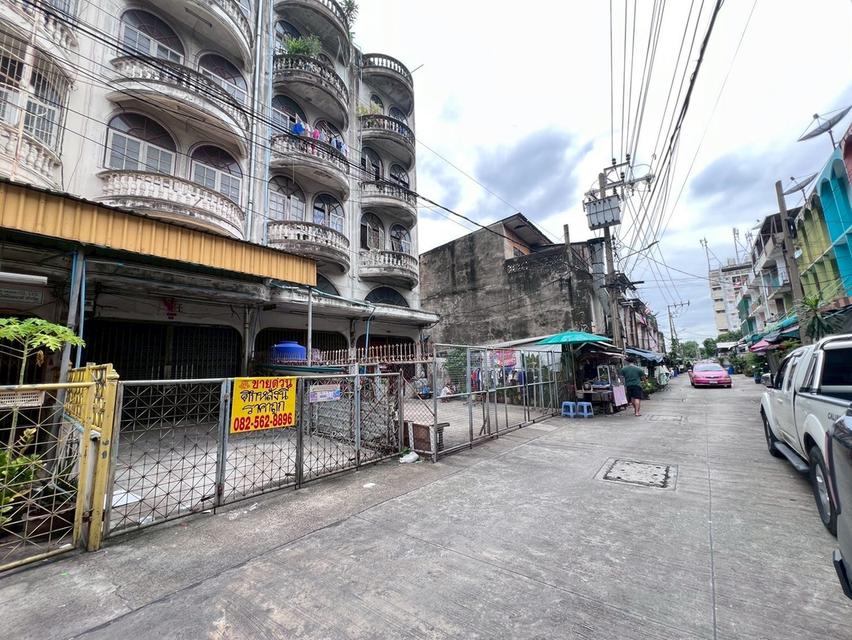 ขายอาคารพาณิชย์ 4 ชั้น ซอยเพชรเกษม50/4 ใกล้รถไฟฟ้าสถานีภาษีเจริญ 3