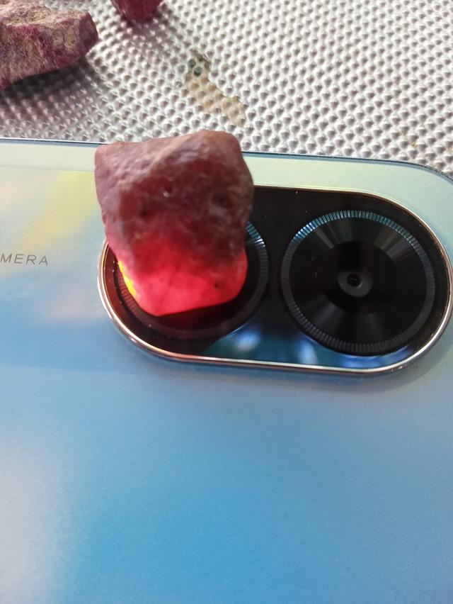 ทับทิมดิบธรรมชาติไม่ทราบแหล่งกำเนิด