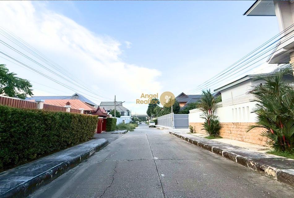 ที่ดินแปลงสวย ถมแล้ว 250 ตรว. มบ.แสนสบาย ติด ถ.พระเทพฯ ตัดใหม่ 10