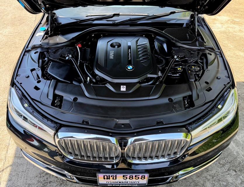2017 BMW SERIES7 740LI G12 รถมือเดียวออกป้ายแดง รถวิ่งน้อย เข้าศูนย์ทุกระยะ ไม่เคยมีอุบัติเหตุครับ 15