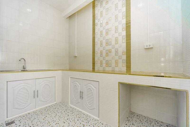 ขาย ทาวน์เฮ้าส์รีโนเวทใหม่เอี่ยม หมู่บ้านบัวทอง 4  18