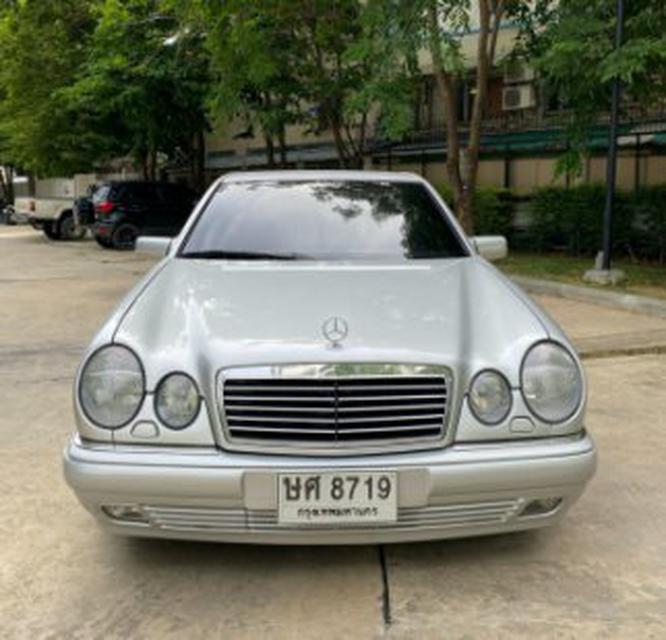 (เจ้าของรถขายเอง) BENZ E230 สี รุ่นปี ค.ศ.1996 (พ.ศ. 2539)  รถบ้านใช้เองมือเดียว สภาพสวยมากทั้งภายในและภายนอก 2