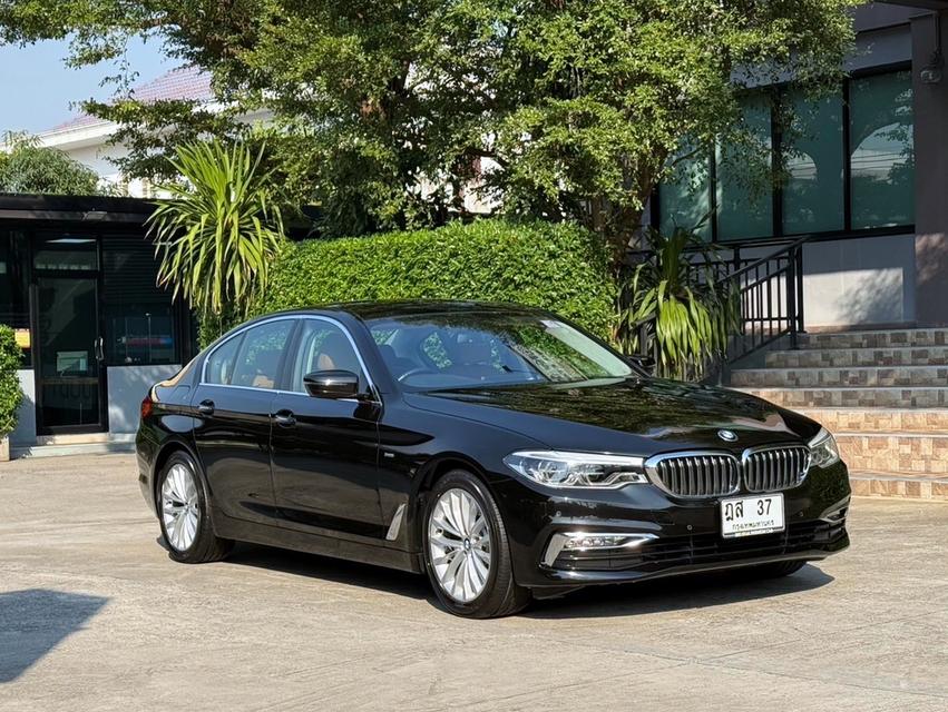 2018 BMW 520D G30 รถมือเดียวออกป้ายแดง รถออกศูนย์ BMW THAILAND รถวิ่งน้อย เข้าศูนย์ตรงระยะ รถไม่มีอุบัติเหตุครับ