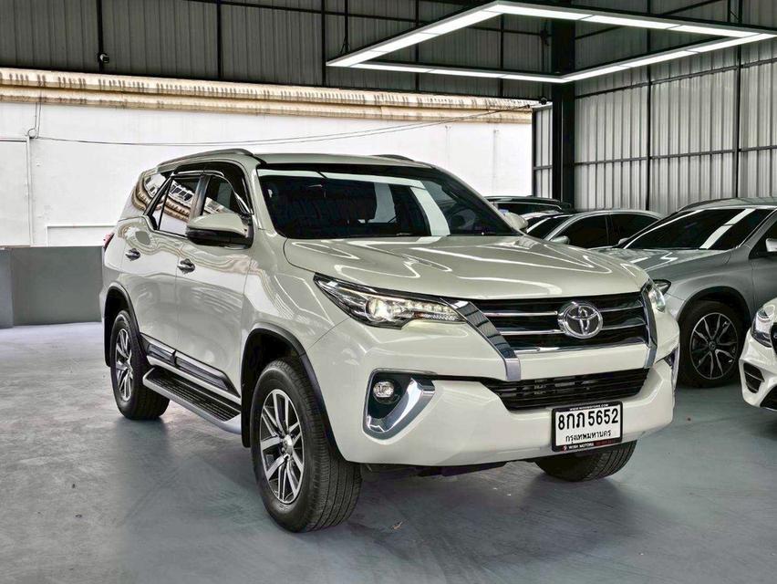 (แจ้งรหัสรถ WMT5652) Toyota Fortuner 2.4V 4WD ปี 2019
