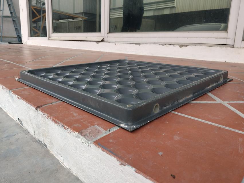 แผ่นพื้นยกสำเร็จรูป Raised floor โครงผิวด้านนอกเป็นเหล็ก ขนาด60*60 ซม. หนาประมาณ33 มม. น้ำหนักโดยประมาณ10 กก. ต่อ1แผ่น แข็งแรงทนทาน 6