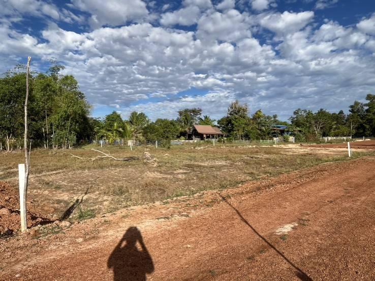 ขายที่ดินเปล่า ใกล้เทศบาลฮางโฮง อำเภอเมืองสกลนคร 4
