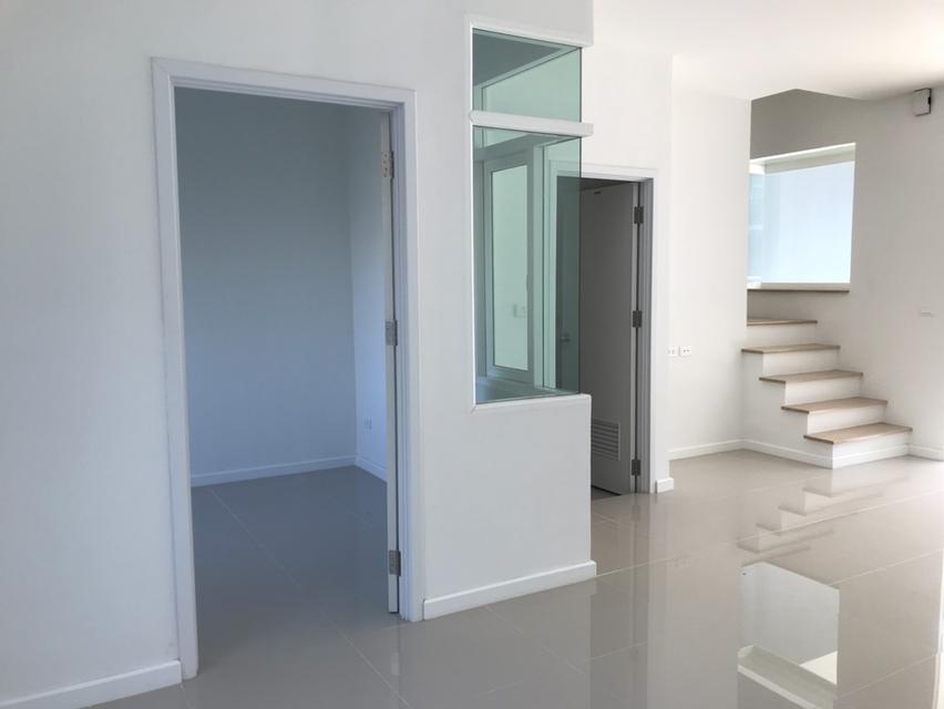 บ้านทาวน์โฮม 2ชั้น 3ห้องนอน 3ห้องน้ำ 1ห้องทำงาน ที่จอดรถ 2คัน 4