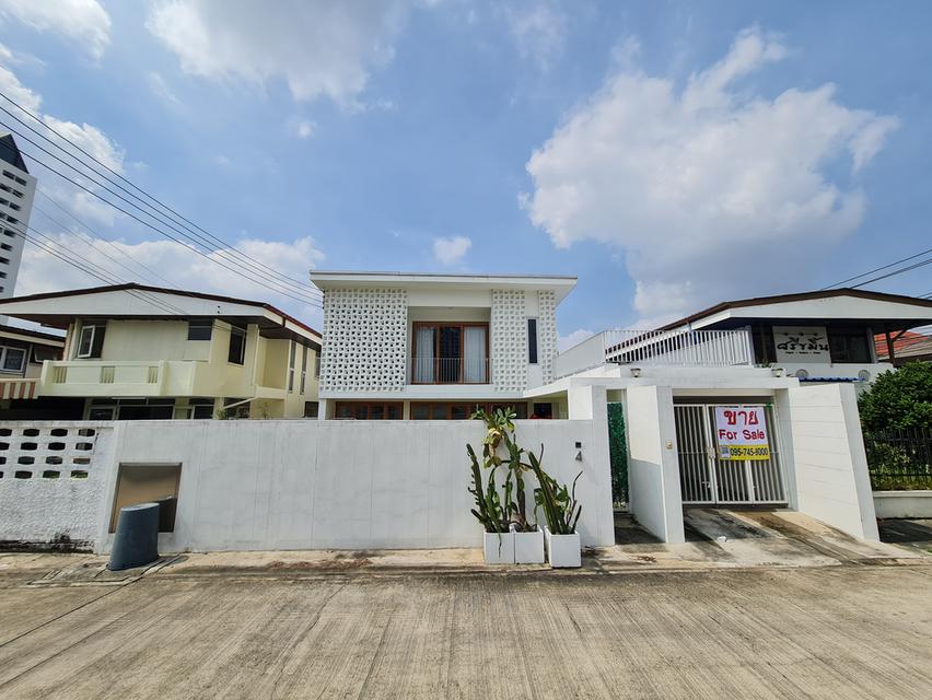 ขายด่วน (จะย้ายไปต่างประเทศ) บ้านสวยพร้อมอยู่ 60 ตรว. Minimal Style by Renos หมู่บ้านเสรี-รามคำแหง-พระราม 9 (Seri Village Ramkhamhaeng-Rama9 ) 1