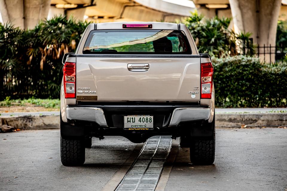 Isuzu D-Max Hi-Lander Cab4 2.5 VGS Z ท๊อปปี 2012 เกียร์ธรรมดา 6