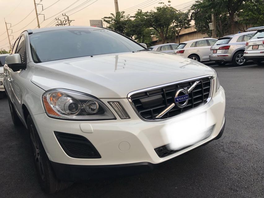 Volvo สีขาว XC60 ประหยัดน้ำมัน รูปที่ 7
