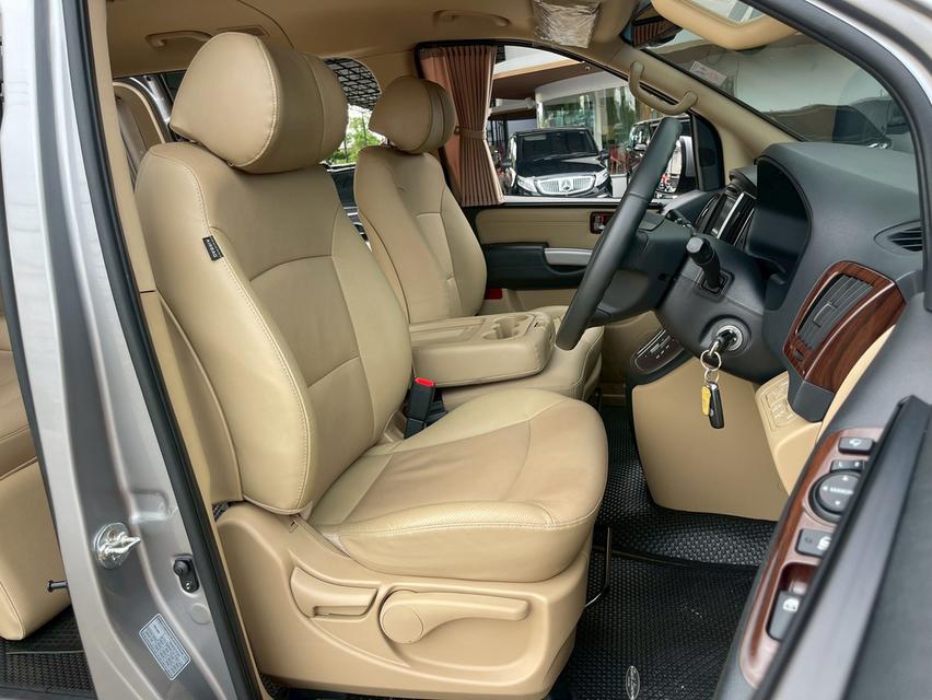 ขาย Hyundai Grand Starex 2.5Prrmium ปี19 12