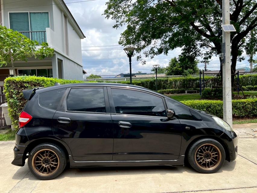 #เทรนด์วันนี้้ Honda Jazz GE 1.5V ปีจด 2014🚩ราคา 169,000บาท ขายสดเกียร์ออโต้ เครื่องเบนซิน 1500 CC รถสวยสีดำเงาๆ จัดทรงล้อแม็กขอบ15 รูปที่ 5
