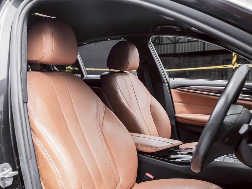 รหัสรถ 67GG6561 BMW 530i g30 ปี2017 น้ำมันล้วน 16