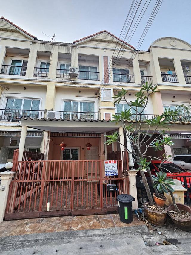 บ้านทาวน์เฮ้าส์มือสอง 1