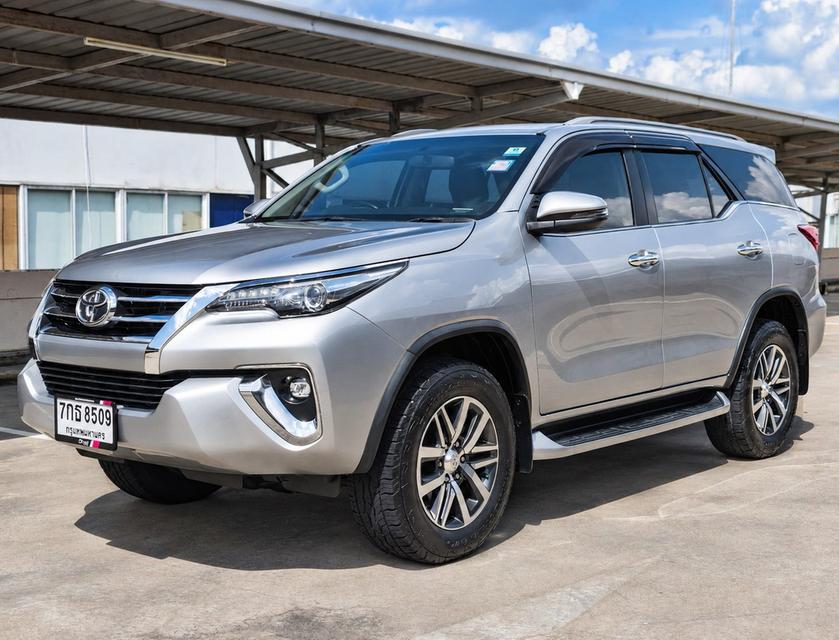 (แจ้งรหัสรถ CAT8509)2018 Toyota Fortuner 2.4V ขับ2 ดีเซล ออโต้ มือเดียว เท่านั้น