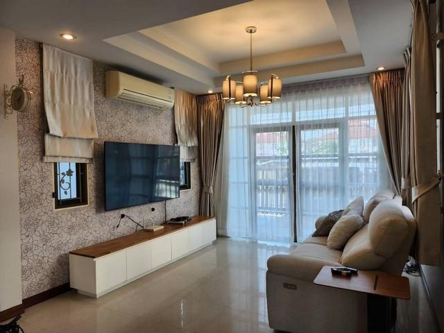 PB5826 ให้เช่าบ้านแฝด 2 ชั้น ย่านลาดพร้าว101  โครงการ บ้านศิรินเทพ ลาดพร้าว 101 ใกล้ รถไฟฟ้าMRTสายสีเหลือง 3