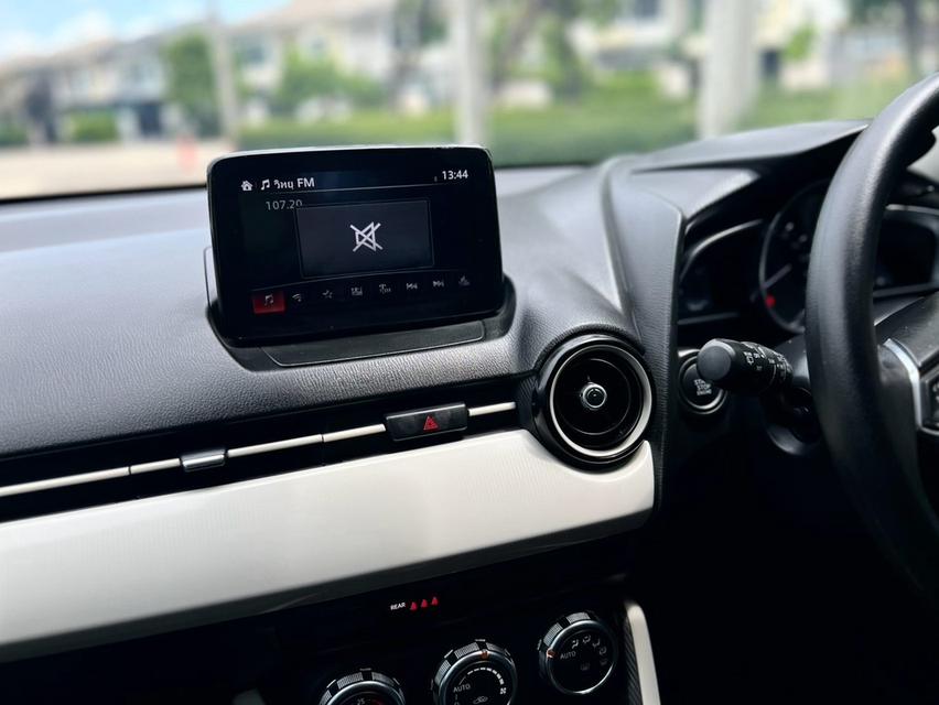 รุ่นรถ : Mazda 2 1.3 Ultra Hatchback เครื่องยนต์: เบนซิน เกียร์: ออโต้ ปี: 2026 สี: เทา ไมล์ 4xx Km. รูปที่ 18