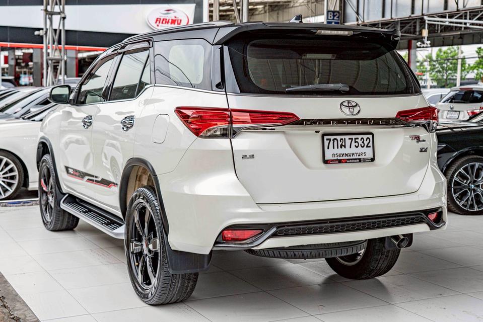 รหัสรถ NP7532 TOYOTA FORTUNER 2.8TRD 4WD 2018 12