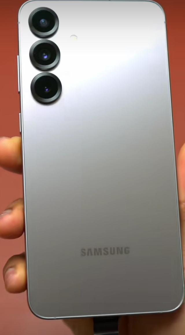 Galaxy S25 Plus พร้อมใช้งานสภาพดีมาก  4