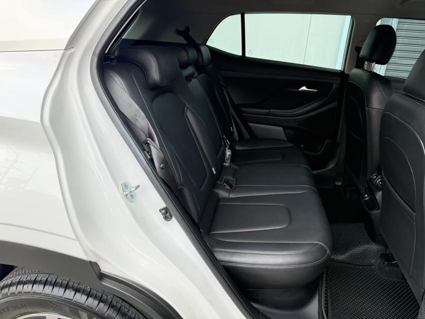 Hyundai CRETA 1.5 SE ปี 2022 สีขาว 12