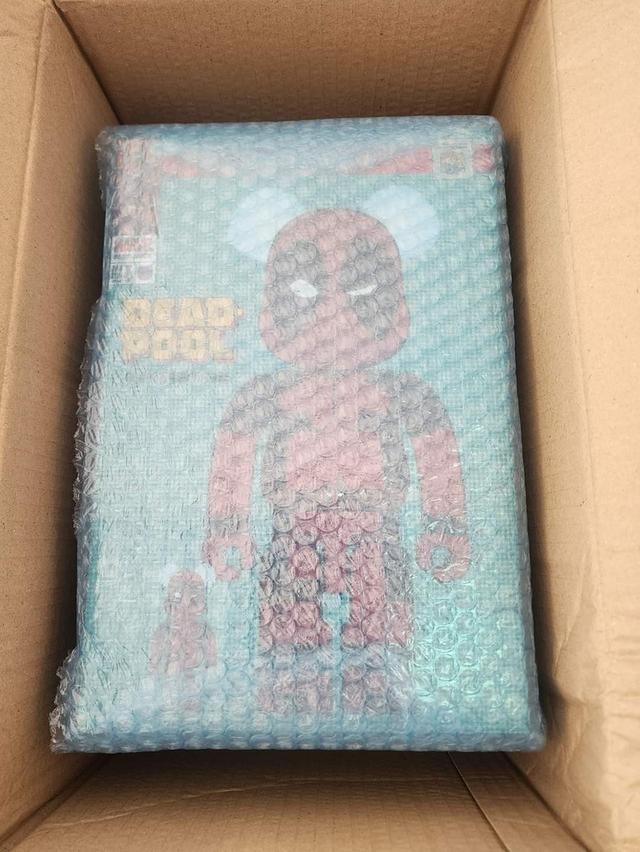 Very Rare Bearbrick Deadpool 400%+100% 4