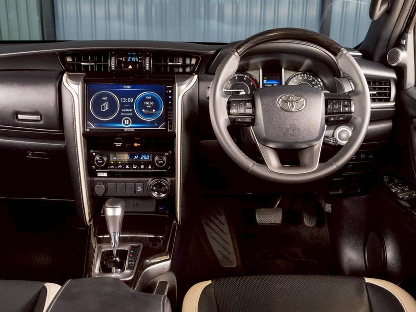 TOYOTA FORTUNER 2.8 LEGENDER 4WD ปี 2021 รถบ้าน เจ้าของเดียว 12