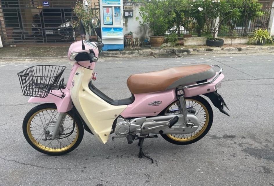 Honda รุ่น Dream Super Cub สตาร์ทมือ