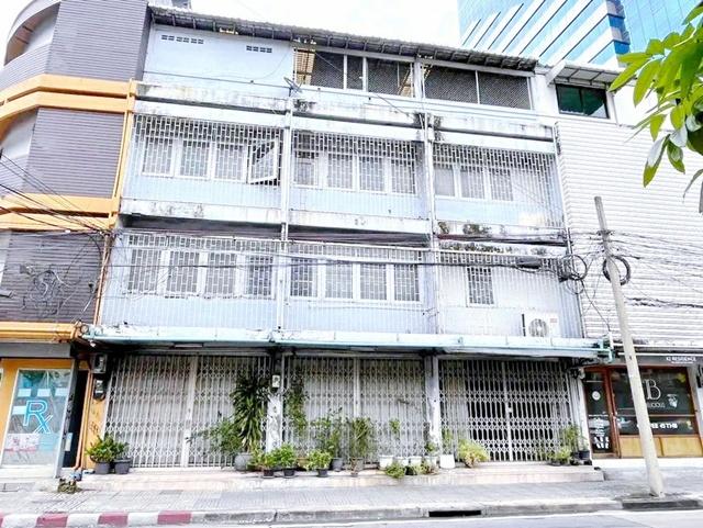 ทำเลดี ติดถนนใหญ่ เหมาะกับธุรกิจทุกประเภท ม.กรุงเทพ คลองเตย 900 ม. หรือสำนักงาน 20 นอน 20 น้ำ เดินทางสะดวก 2