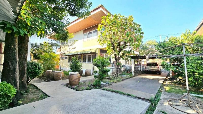 บ้านเดี่ยว 2 หลัง พื้นที่ 387 ตร.วา ซอย ติวานนท์ 46 ใกล้รถไฟฟ้าสายสีชมพู 19