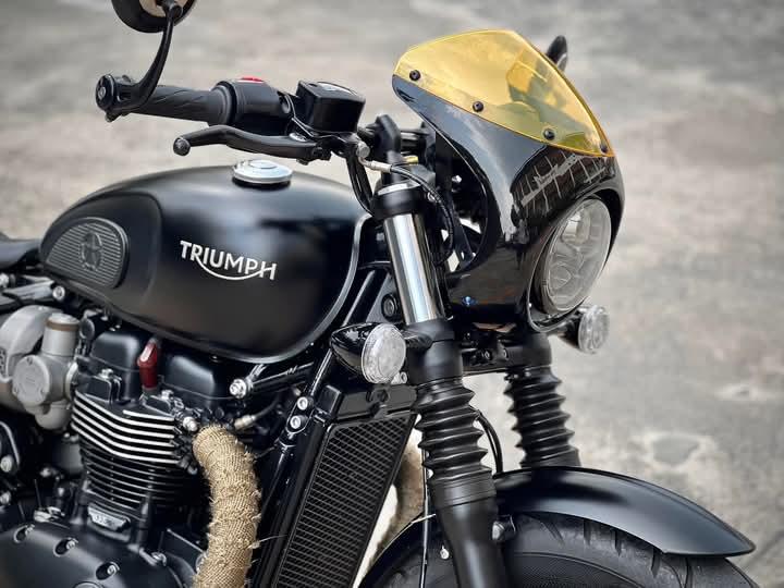 Triumph Bonneville Bobber ปี 2016 5