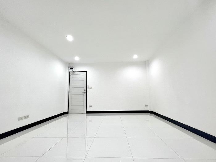 ให้เช่า Home Office / อาคารพาณิชย์ 3 ชั้น สุขุมวิท 95 ราคาถูก 3