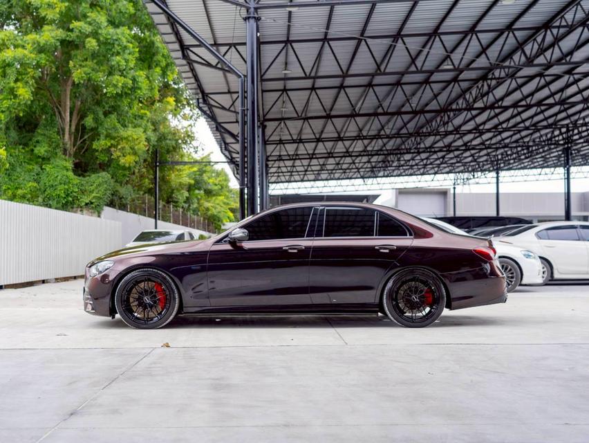 Mercedes-Benz E300e Plug-in Hybrid AMG 2021 จด 2023 5