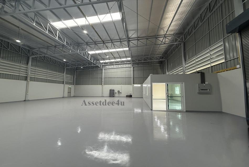 AW500 ให้เช่าโกดัง พร้อมสำนักงาน 600 ตร.ม.ย่านซอยรามอินทรา 51พื้นอีพ็อกซี่ epoxy ใกล้รถไฟฟ้าBTSวัชรพล 2
