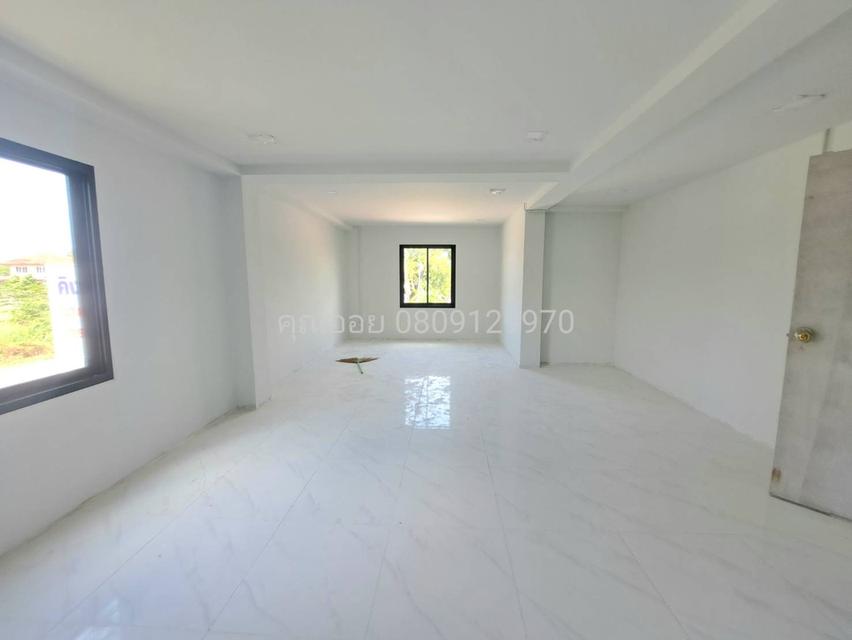 ขายโรงงานและให้เช่าโรงงานพร้อมออฟฟิศ พื้นที่สีม่วงแท้ ขอใบรง.4ได้ มือหนึ่ง พื้นที่ 810 ตรม. ตำบลแคราย สมุทรสาคร ถนนเศรษฐกิจ ใกล้ถ.พุทธสาครและบางบอน5 6